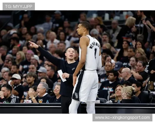 盘点 NBA 历史上著名的 5 次“分区决赛大逆转”：2026 季后赛经典回看。